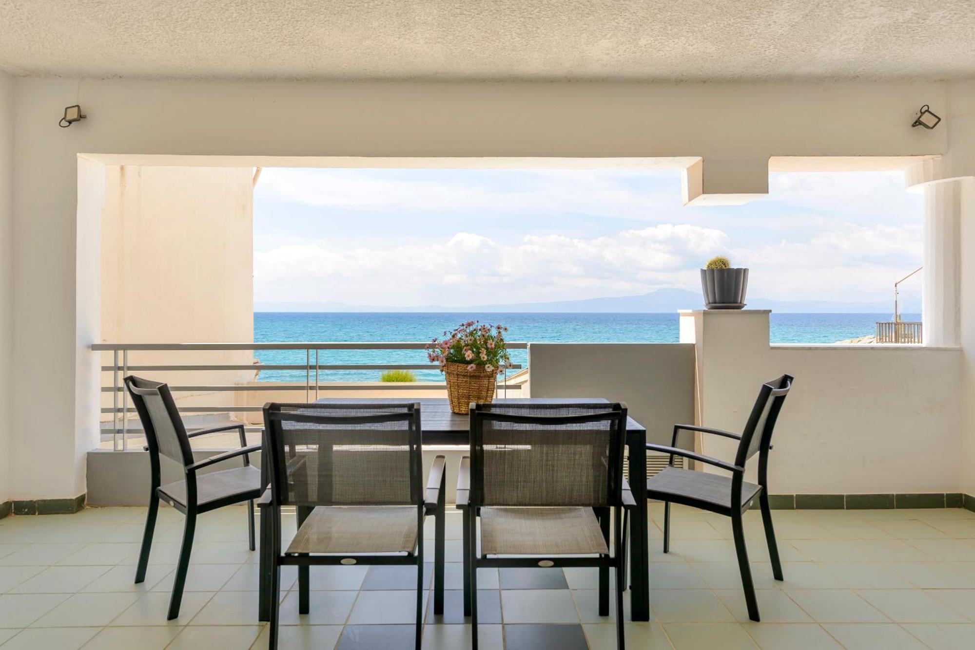 Agali 2 Maizonette Front Of The Sea Apartment Akrogiali Exterior photo